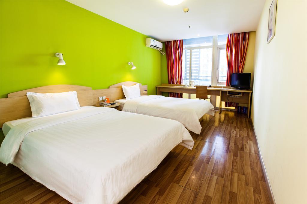 7Days Inn Guilin Railway Station Room photo