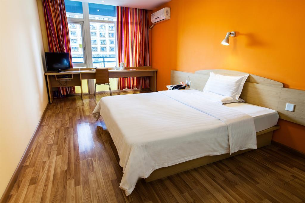 7Days Inn Guilin Railway Station Room photo